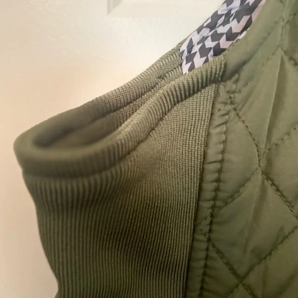 Olive Green Quilted Vest - Picture 5 of 7